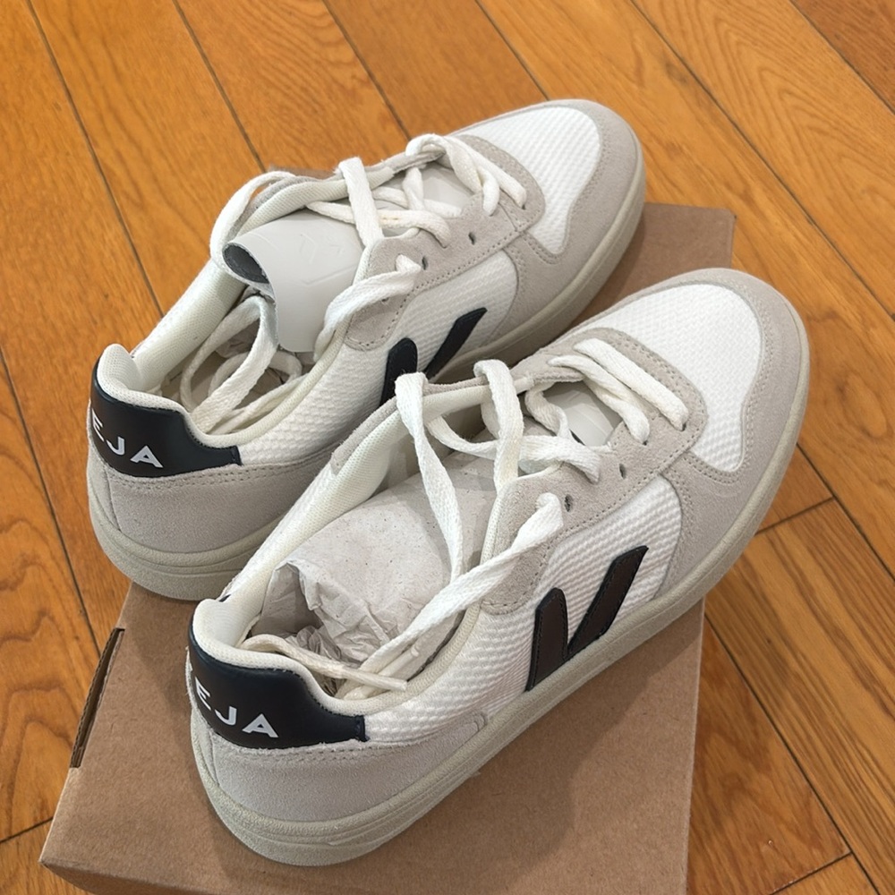 Veja V-10 Sneaker in White & Nautico, Size: EU 38 Women’s size 7 - Picture 11 of 13